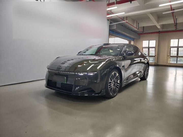 10 2025 240 AWD Ultra Sport H7