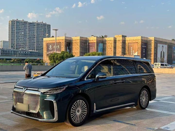 Dreamer 2025 PHEV AWD Premium