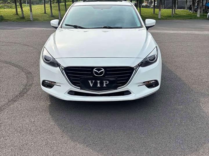 3 Axela 2019 Sedan 1.5L AT Comfort China VI