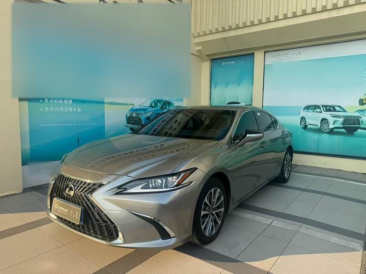 ES 2024 200 Exclusive