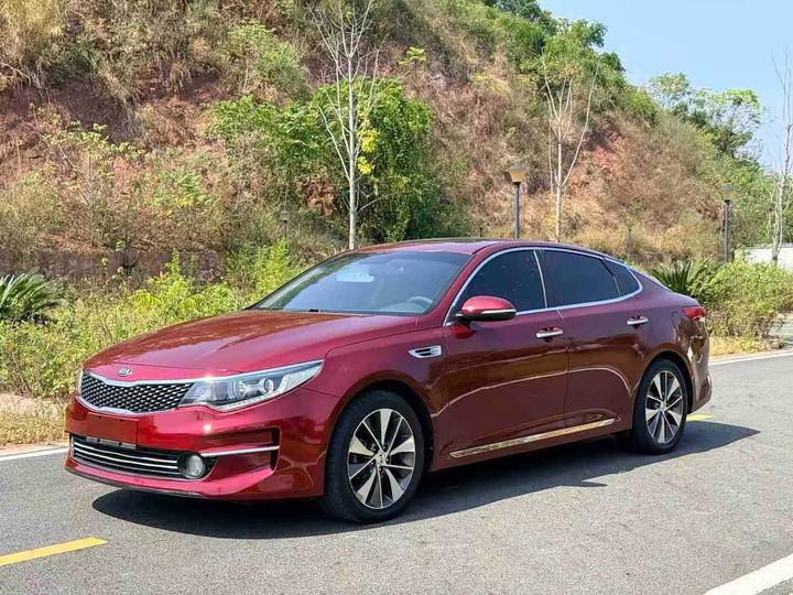 K5 2016 2.0L AT LUX