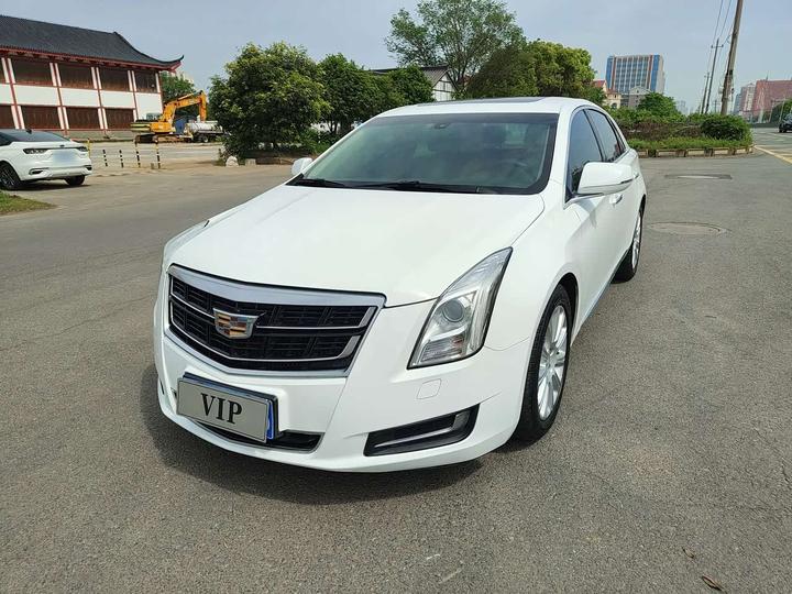 XTS 2017 28T Tech