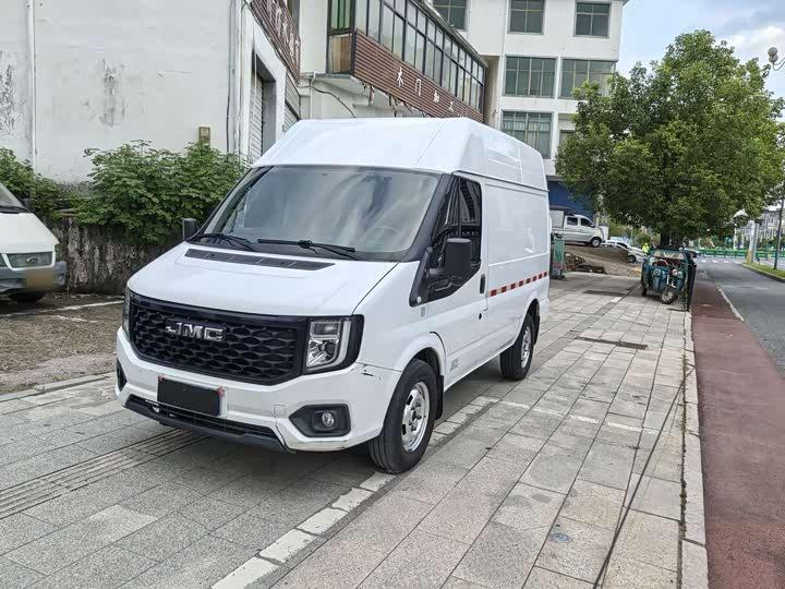 JMC 江铃福顺 2022款 2.0T 手动厢式运输车中轴高顶3座