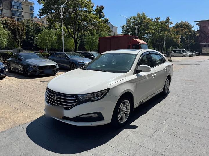 Bestune B30 2016 1.6L AT Luxury