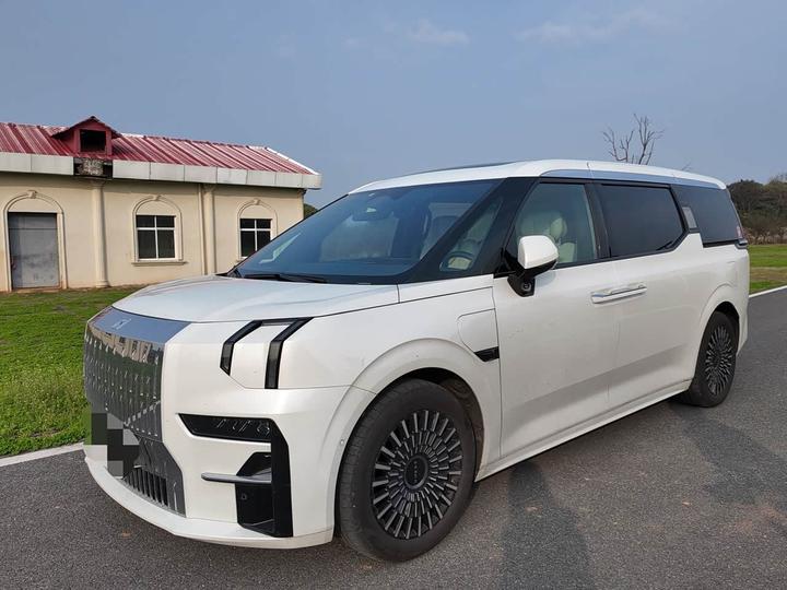 009 2026 7-Seater Ultra+