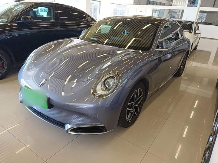 2022 555km Premium