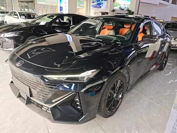 UNI-V 2022 1.5T Premium