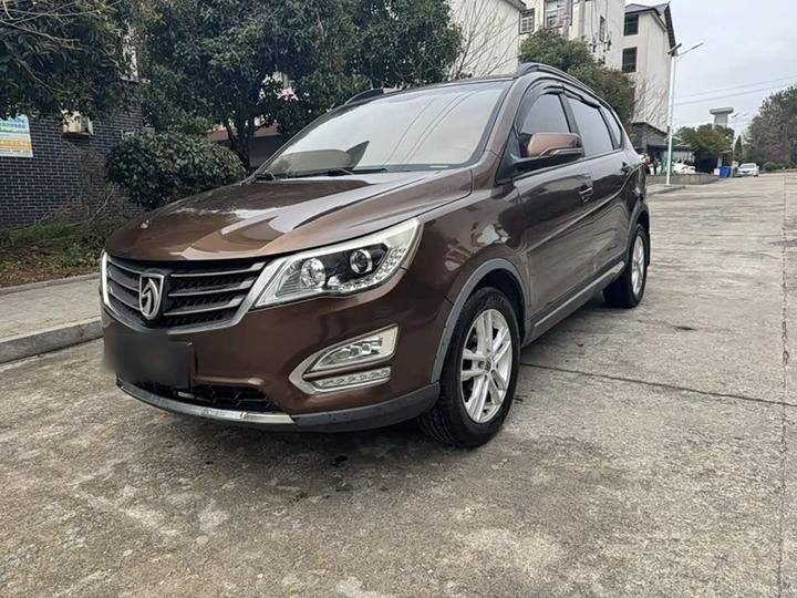 560 2015 1.8L MT Comfort