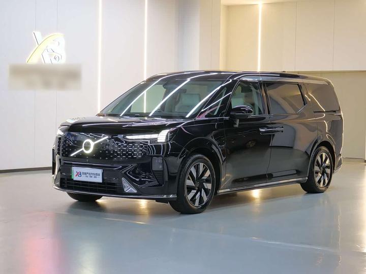 EM90 2025 Ultra 6-Seater