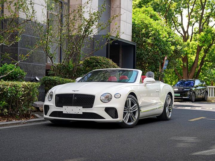 2024 4.0T GT V8 Convertible