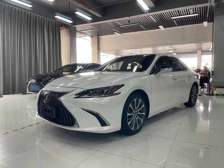 ES 2018 260 Exclusive China V