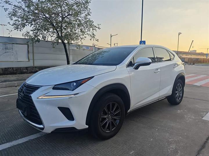 NX 2017 200 FWD
