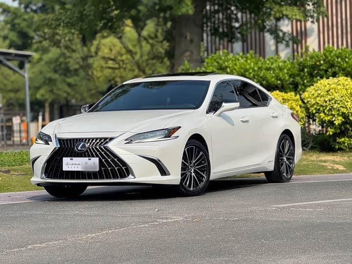 ES 2021 300h Exclusive