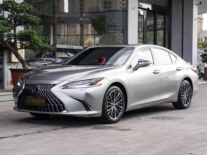 ES 2022 300h Exclusive