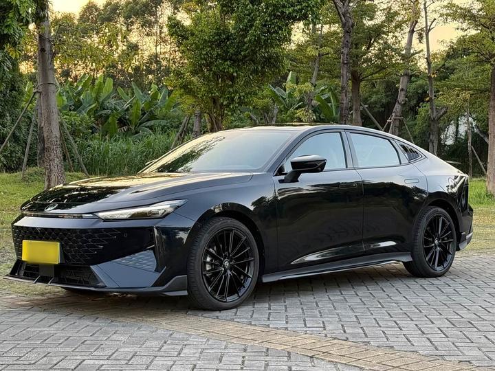 UNI-V 2024 1.5T Premium Sport