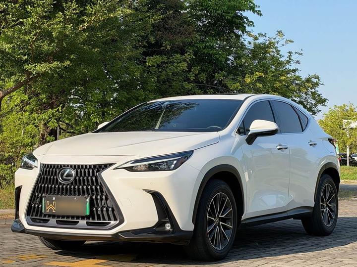 NX EV 2022 400h+