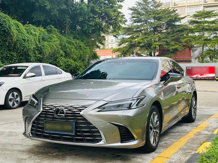 ES 2025 300h Exclusive
