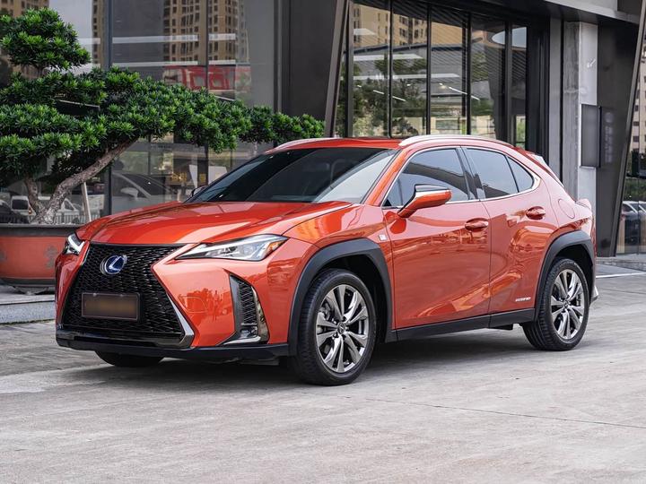 UX 2019 260h F SPORT China VI
