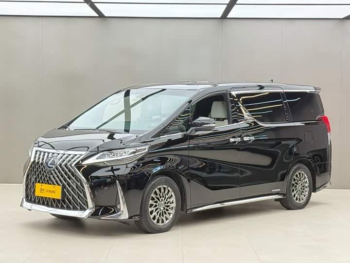 LM 2020 300h 7-Seater