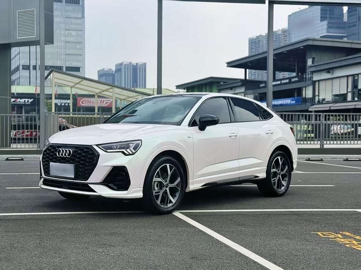 Q3 Sportback 2022 45 TFSI quattro Fashion