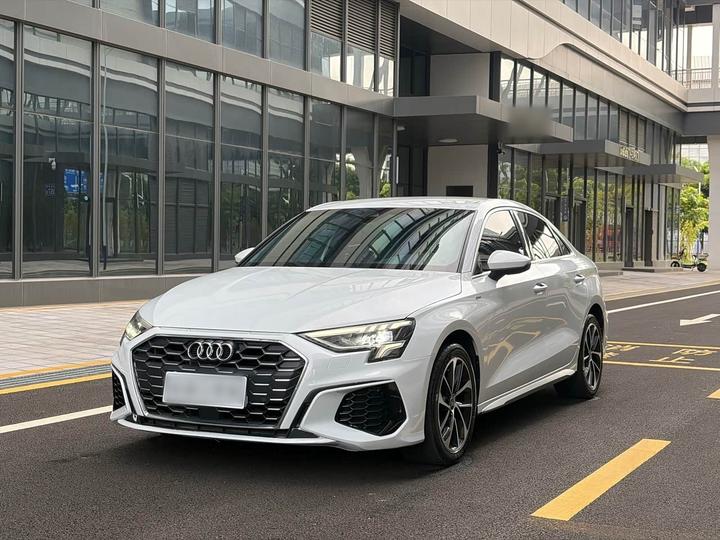 A3 2022 A3L Limousine 35 TFSI Progressive Sport