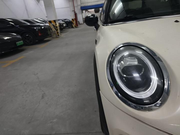 2019 1.5T COOPER Classic 5-Door photo 8