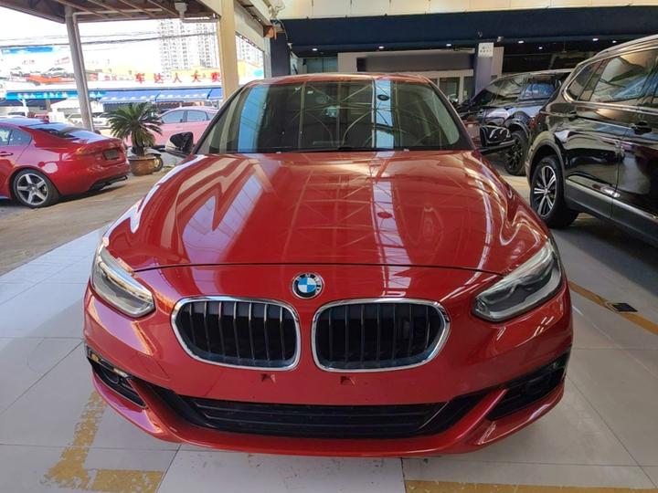 1 Series 2017 118i Sport photo 2