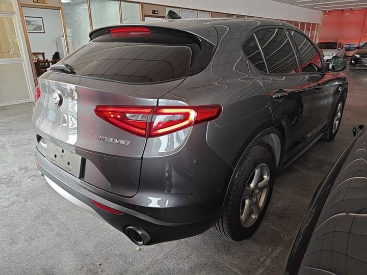 Alfa Romeo Stelvio 2017 2.0T 200HP Elite photo 6