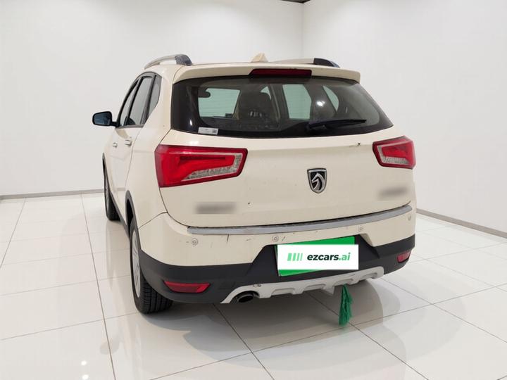 560 2015 1.8L MT Luxury photo 4