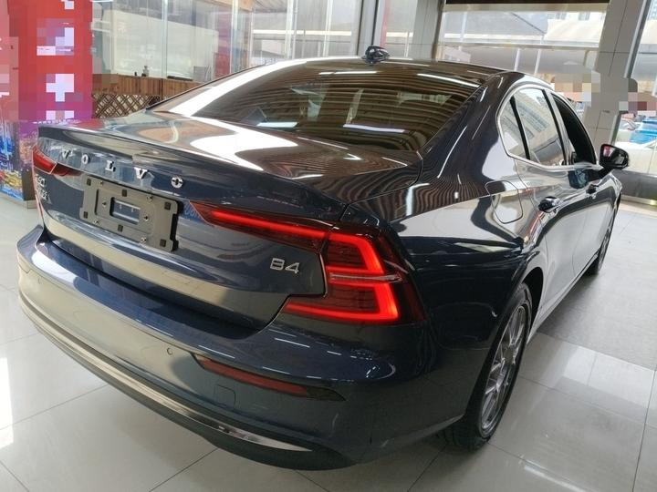 S60 2023 B4 Luxury photo 4