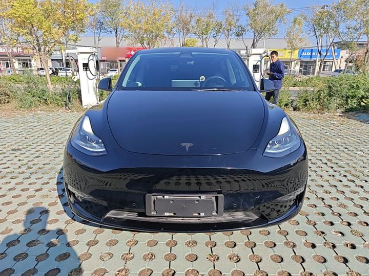 Model Y 2021 Standard Range RWD photo 2