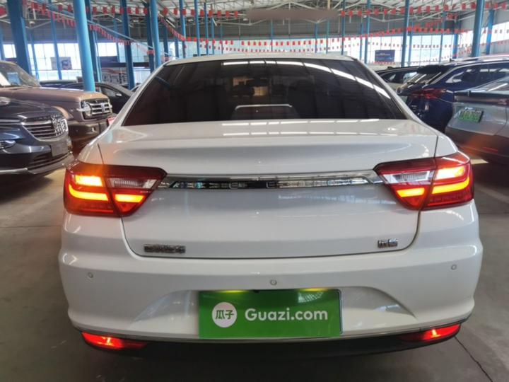 Vision 2018 1.5L AT photo 3