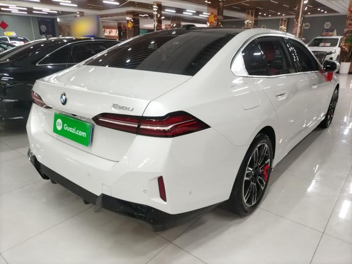 5 Series 2024 530Li Leading M Sport Package photo 6