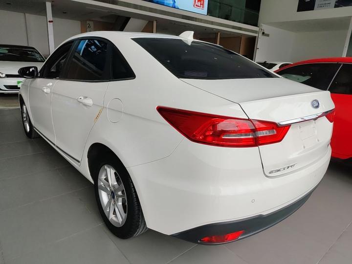 Escort 2019 Facelift 1.5L AT China VI photo 4