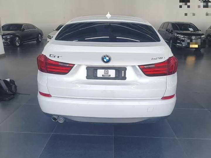 5 SeriesGT 2015 528i Leading photo 3