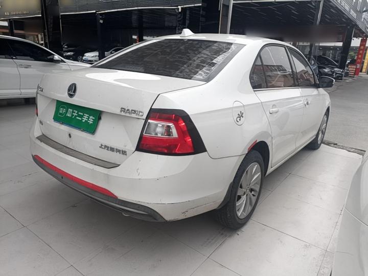 Rapid 2018 1.6L MT Comfort photo 6