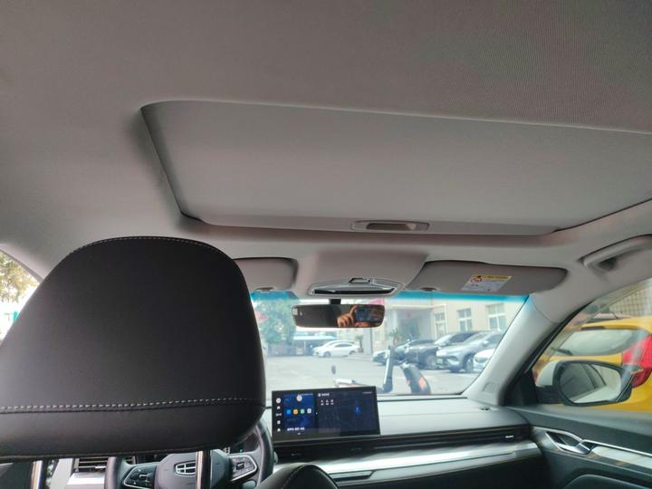 Emgrand L HiP 2024 1.5TD-DHT Pro 100KM photo 8