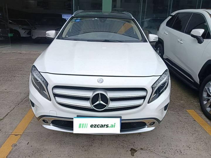 GLA 2016 GLA 220 4MATIC Luxury photo 2
