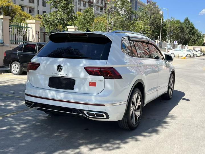 Tiguan L 2023 Facelift 330TSI AT RWD R-Line photo 6
