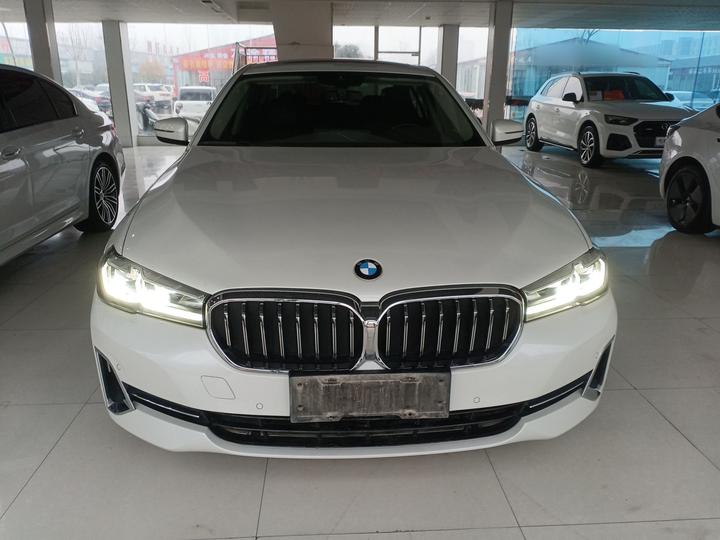 5 Series 2022 Facelift 525Li Luxury photo 2