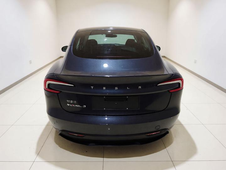 Model 3 2023 RWD photo 5