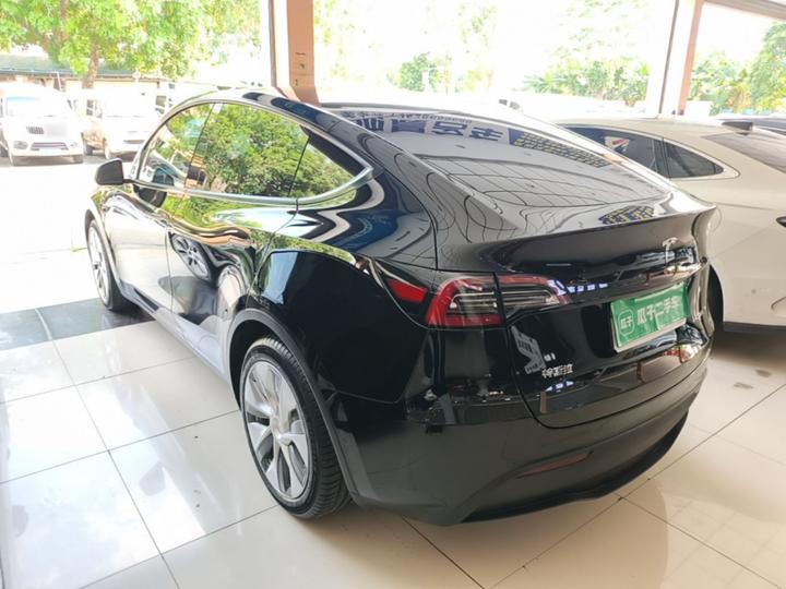 Model Y 2022 Facelift RWD photo 4