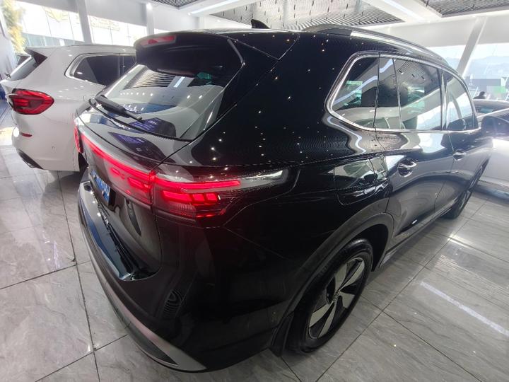 Tiguan L 2024 PRO 330TSI RWD photo 4