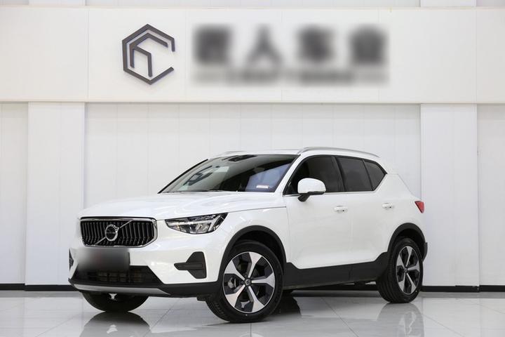 XC40 2023 B4 AWD Luxury