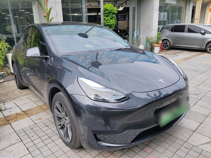 Model Y 2024 RWD photo 3