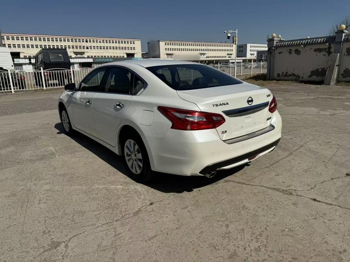 Teana 2016 2.0L XL Comfort photo 4