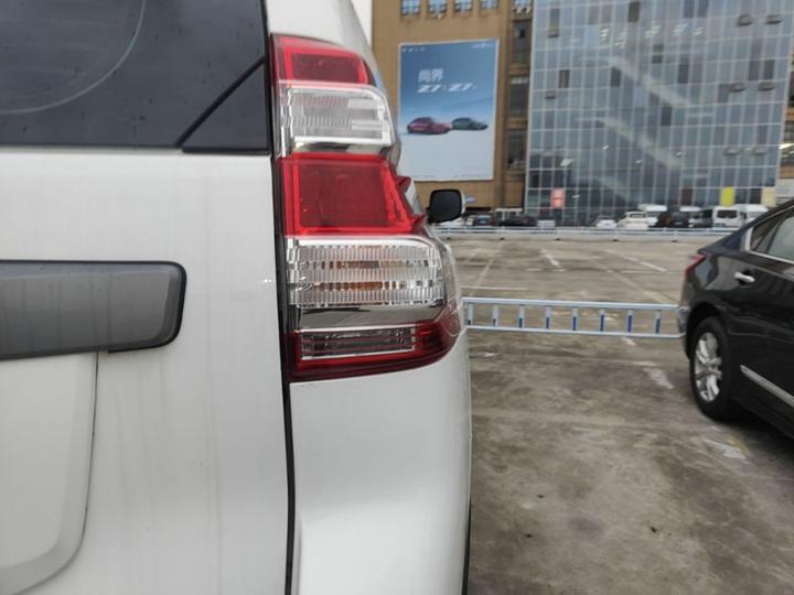 Prado 2014 4.0L AT TX-L photo 7