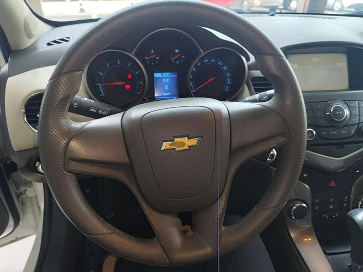2015 1.5L Classic SE AT photo 5