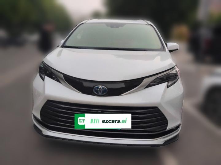 Sienna 2024 2.5L Hybrid Premium photo 2