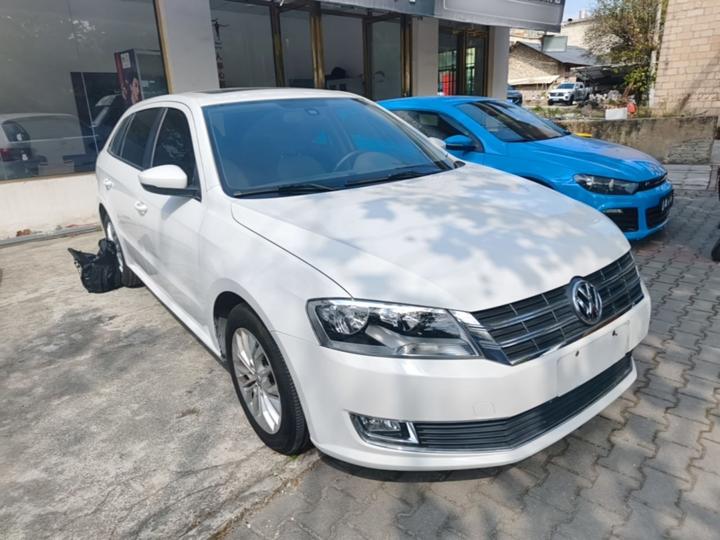 2013 1.4TSI MT Luxury photo 3